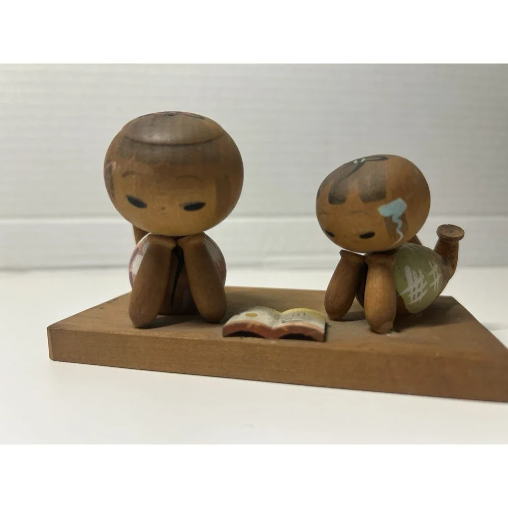 Mini Kokeshi Doll 8cm Reading Scene Handcrafted Collectible G44